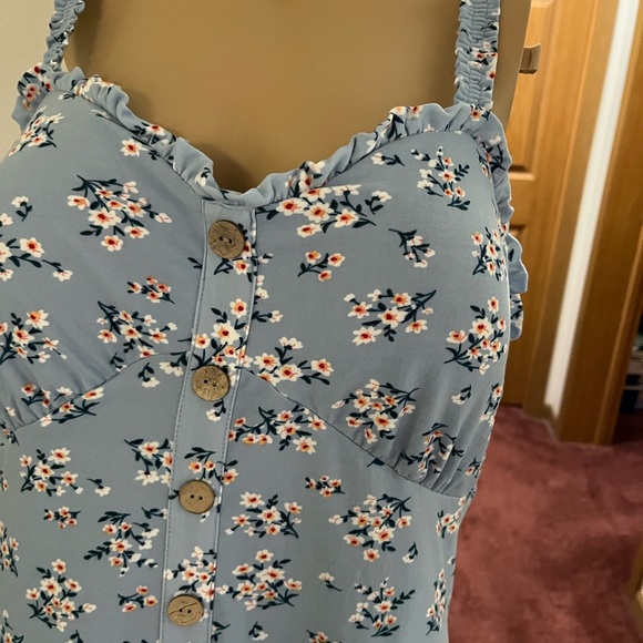 NWT this fits more like XL stretches - Picture 10 of 11